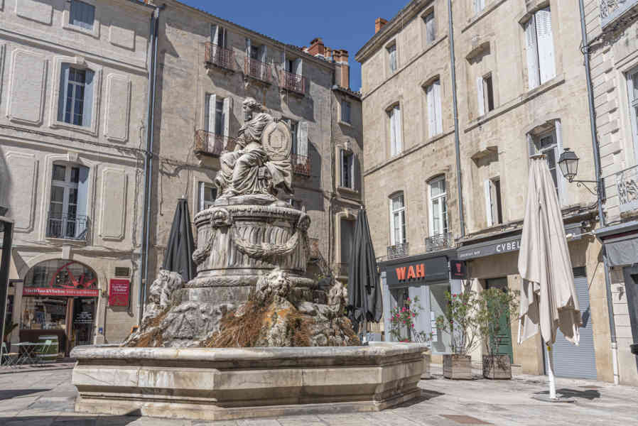 Francia - Montpellier 038 - plaza Chabaneau.jpg